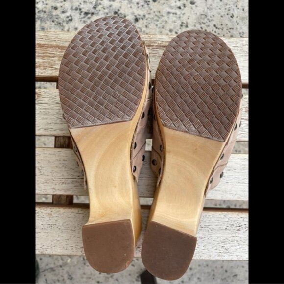 Beige Studded Open-Toe Suede Clogs Suzzato Women's Size 9 - Picture 4 of 9